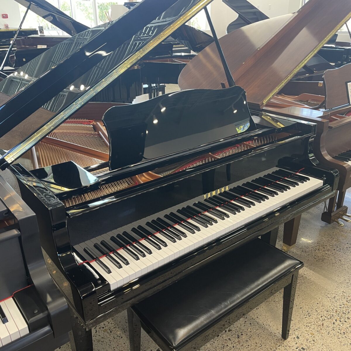 Yamaha GC1M Classic Baby Grand