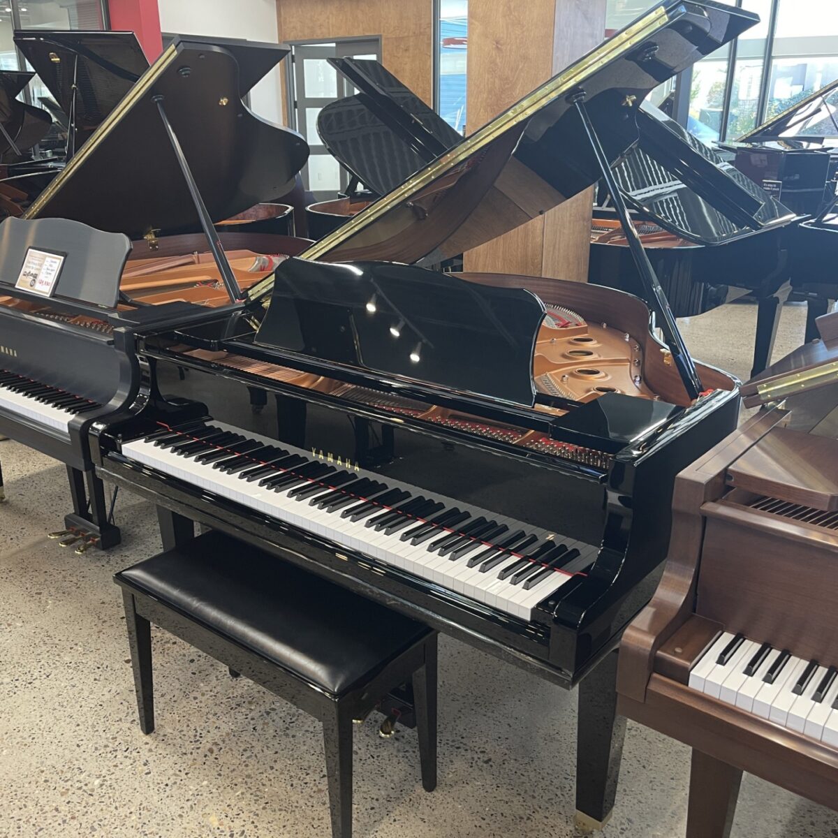 Yamaha GC1M Classic Baby Grand
