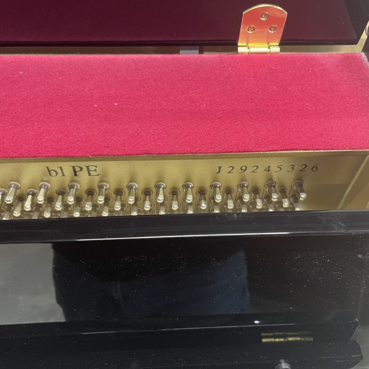 Yamaha b1 Modern Continental Console
