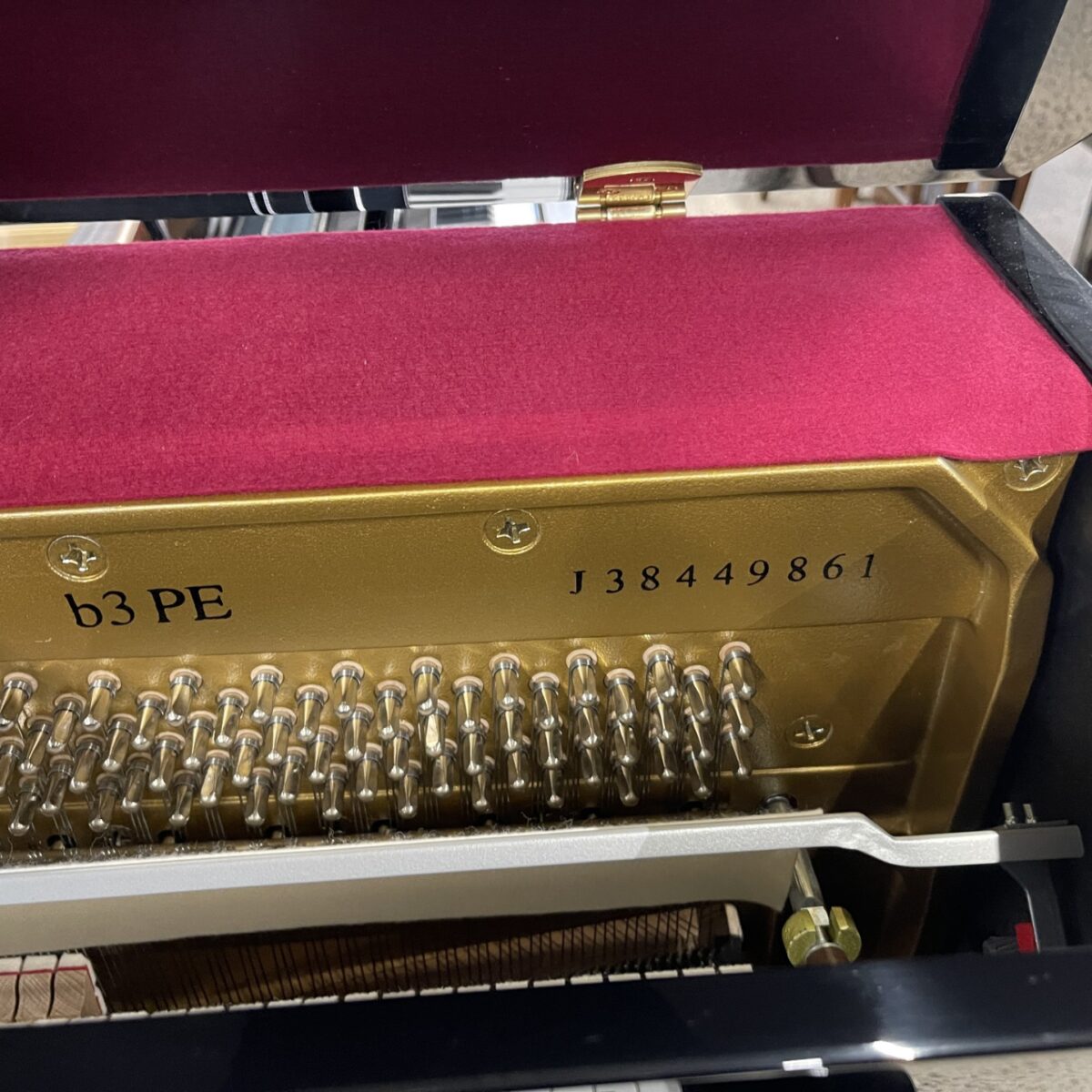 Yamaha b3 Professional 48″ Upright