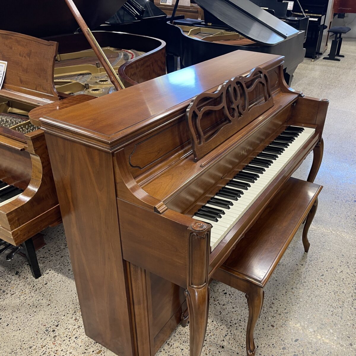 Yamaha M215 French Provincial American-made Console