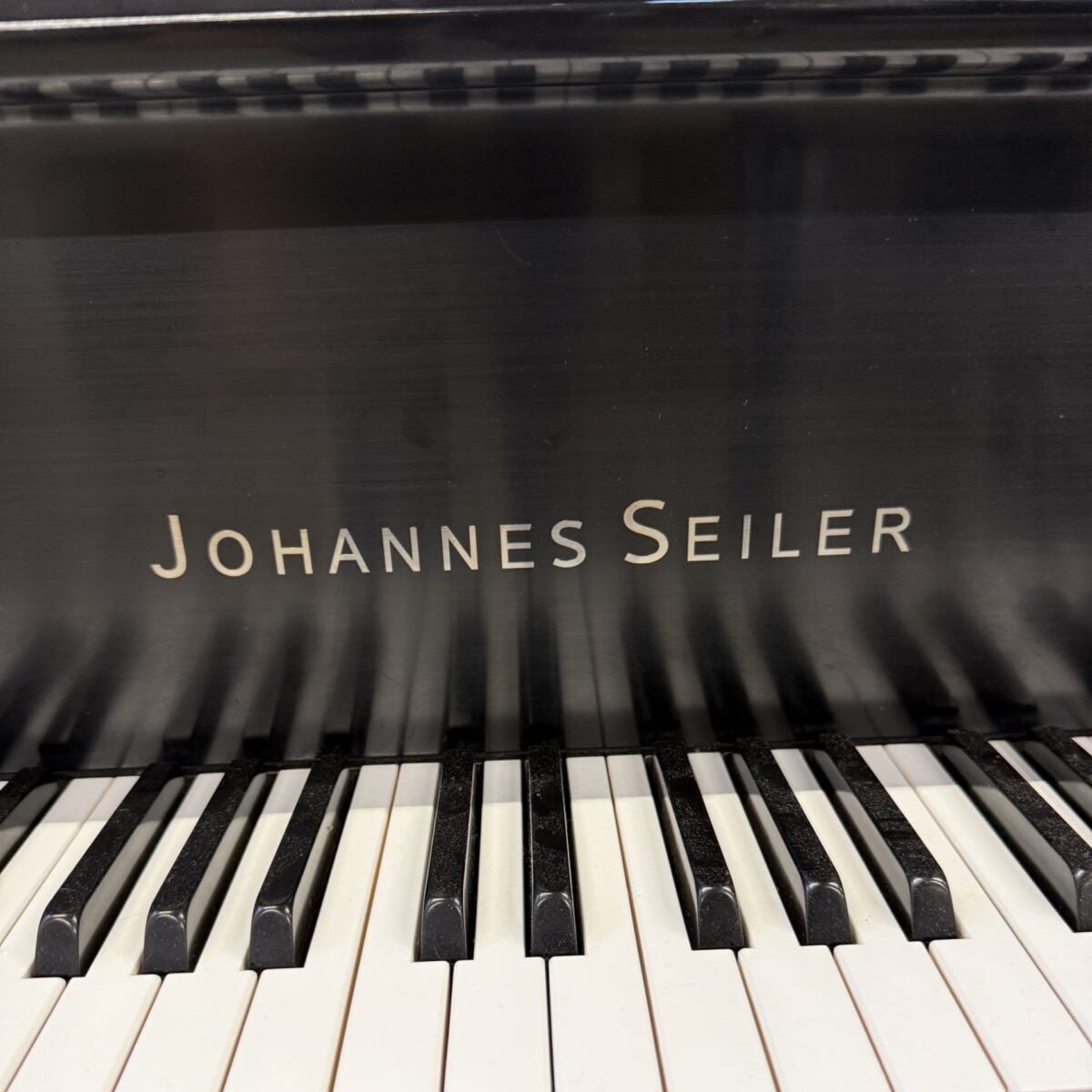 Johannes Seiler GS-160LNG Baby Grand